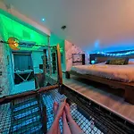 Maison Insolite Avec Privatif ヴィラ Monbalen