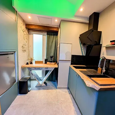 Maison Insolite Avec Privatif *