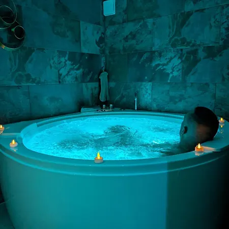 Maison Insolite Avec Privatif *