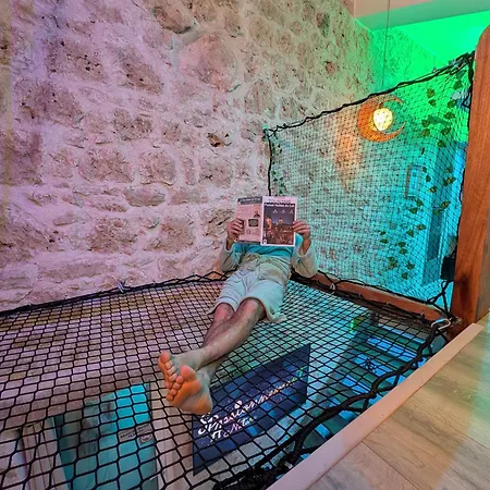 Maison Insolite Avec Privatif Monbalen