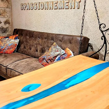 Maison Insolite Avec Privatif Monbalen