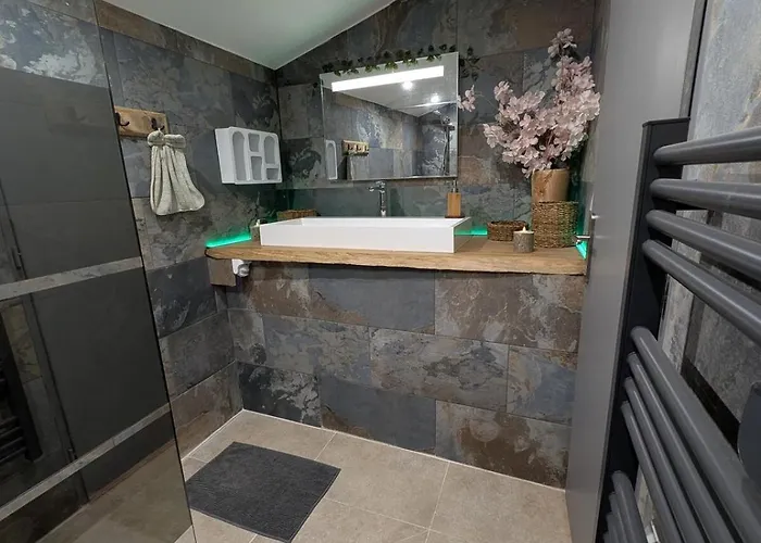 Maison Insolite Avec Privatif * Monbalen