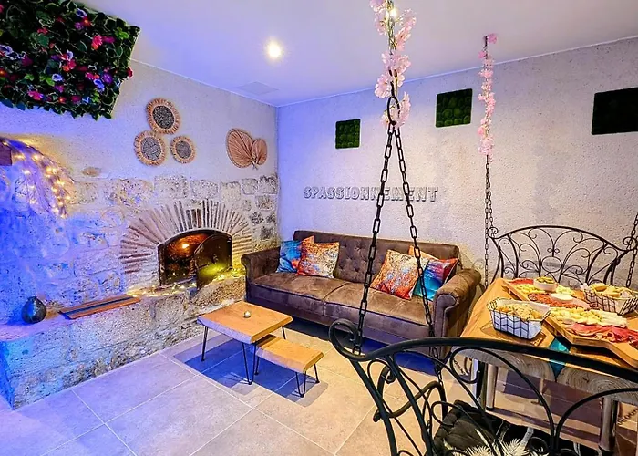 别墅 Maison Insolite Avec Privatif Monbalen