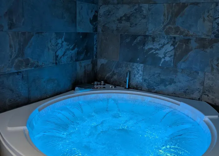 Maison Insolite Avec Privatif Monbalen