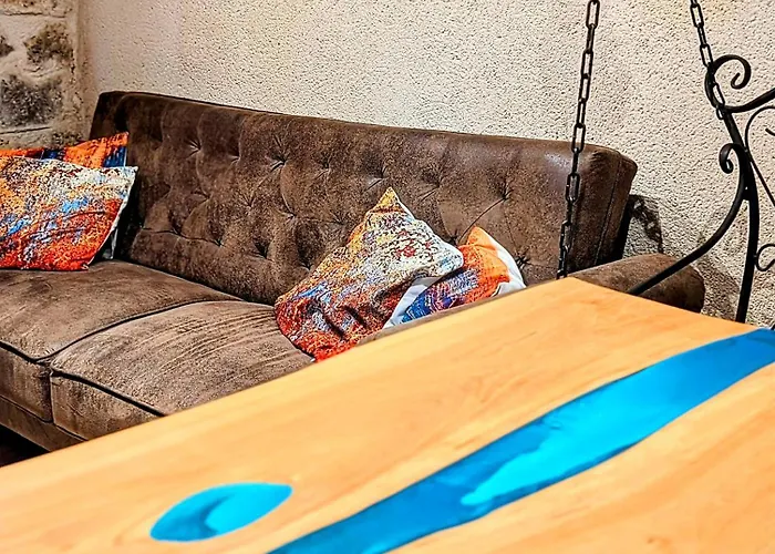 Maison Insolite Avec Privatif Monbalen